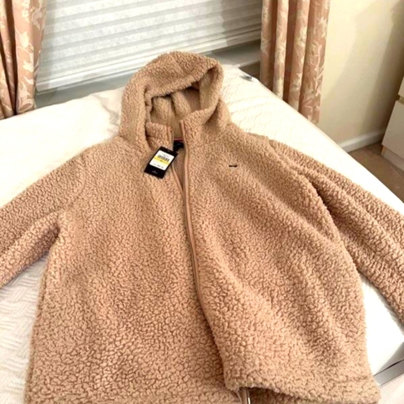 Tommy Hilfiger Jackets & Blazers - COZY zip up hoodie